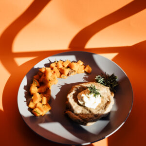 Burger di lenticchie con maionese vegana e zucca al forno