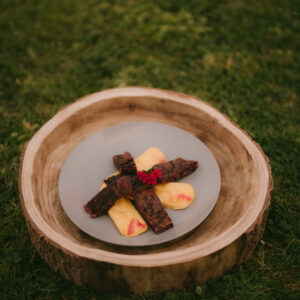 Frittata di barbabietola pepe e timo con polenta alla piastra