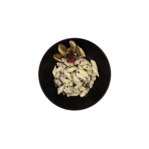 Pasta con crema di ricotta, funghi e radicchio