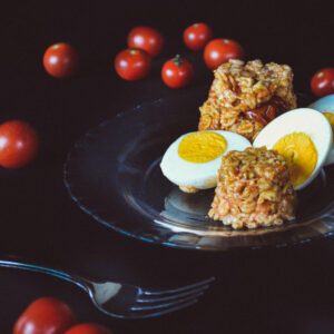 porridge salato al pomodoro con uova sode